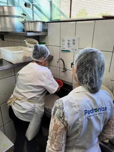 Higiene Pessoal de Manipuladores: O Papel do Treinamento na Segurança dos Alimentos